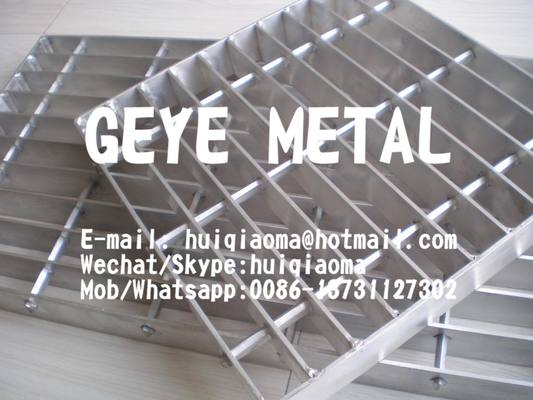 China Anodized Aluminium Swage-Locked Rectangular Bar Grating Smooth for Flooring Platforms supplier