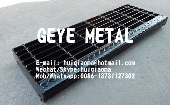 China Welded Steel Bar Grating Stair Treads, Non-Slip Metal Grate Stair Treads supplier